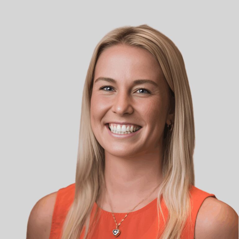 Maggie Fry Headshot 1